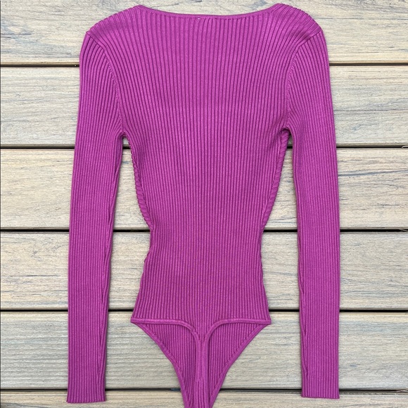 Abercrombie & Fitch NWT Magenta Burgundy Ribbed Bodysuit Size Small - Picture 11 of 12